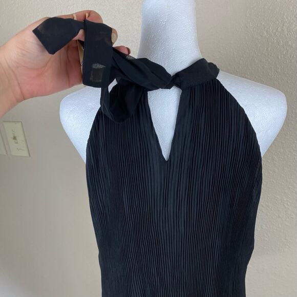Easel Pleated Halter Top Small Black Sleeveless Tie Neck Detail - Picture 4 of 11